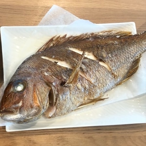 お祝いに　鯛の塩焼き・にらみ鯛